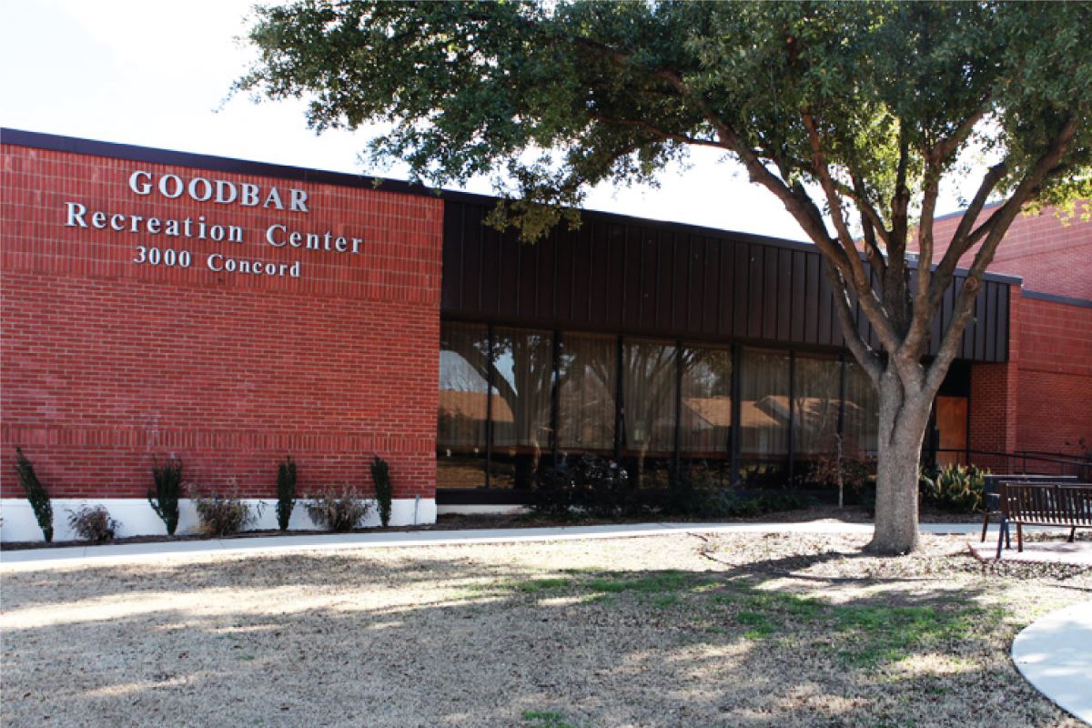 Goodbar-Slideshow-Outside