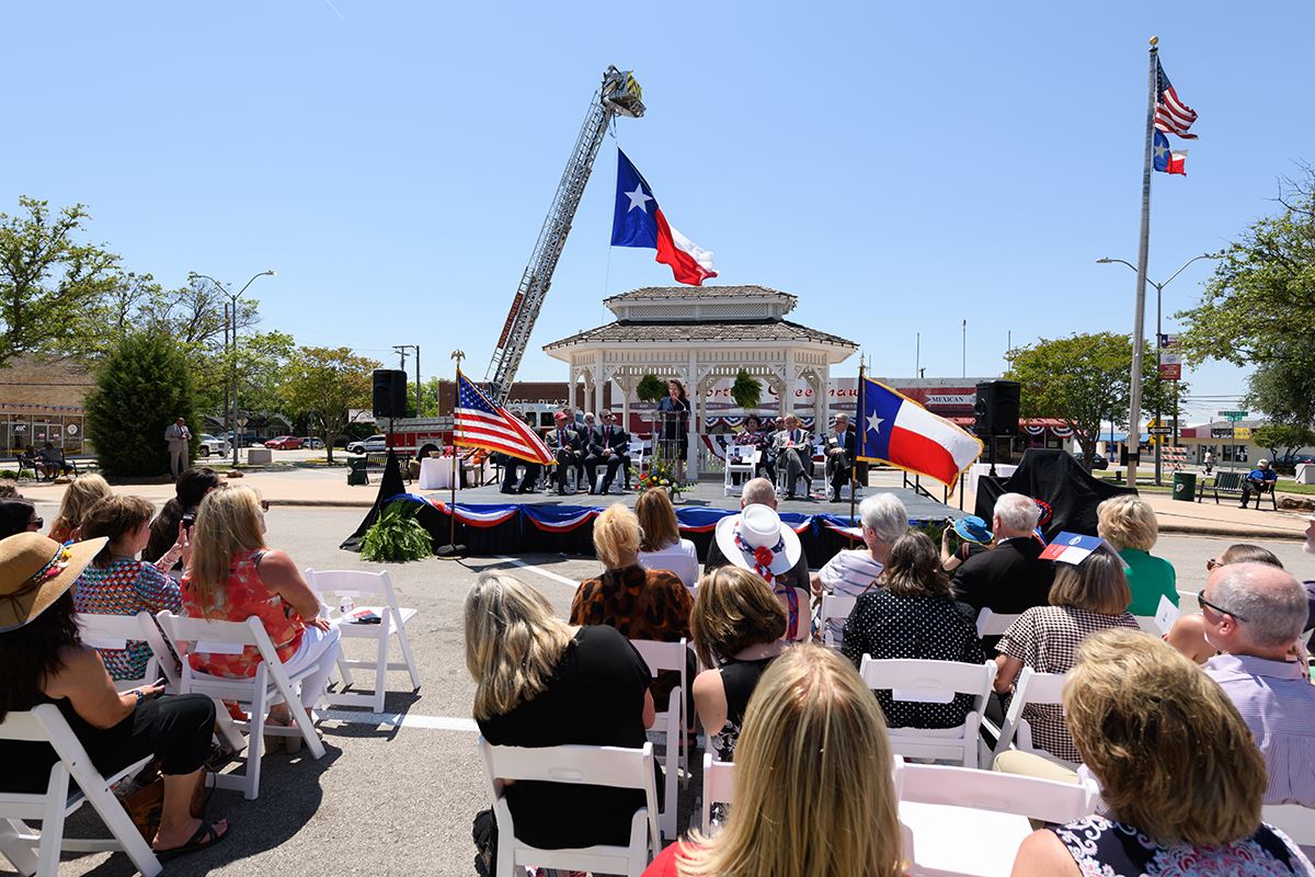 First Lady Abbott speaks at Texas Main Street Designation - Downtown Mesquite