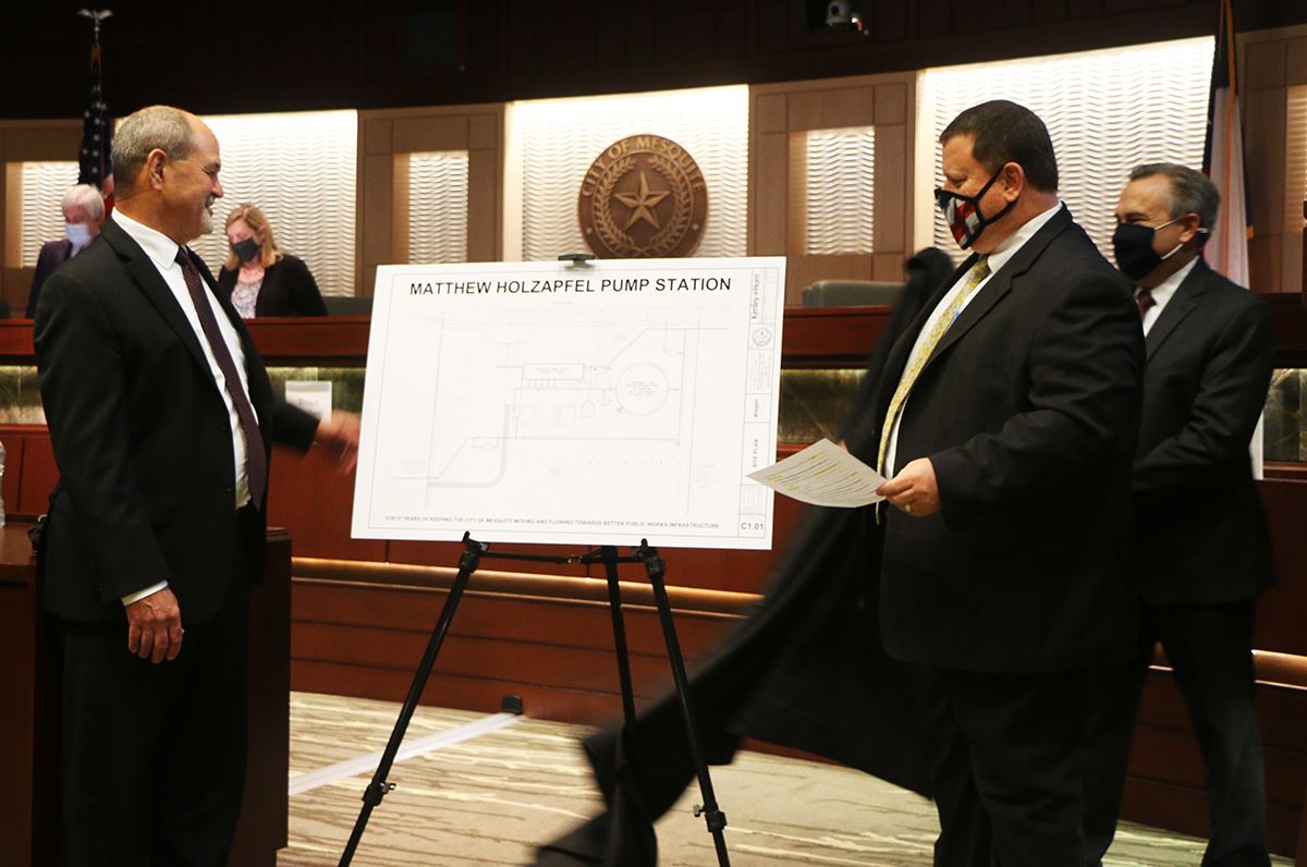10-19-20 Mesquite TX Public Works Dir Matt Holzapfel views water pump station plans revealed by Mayo