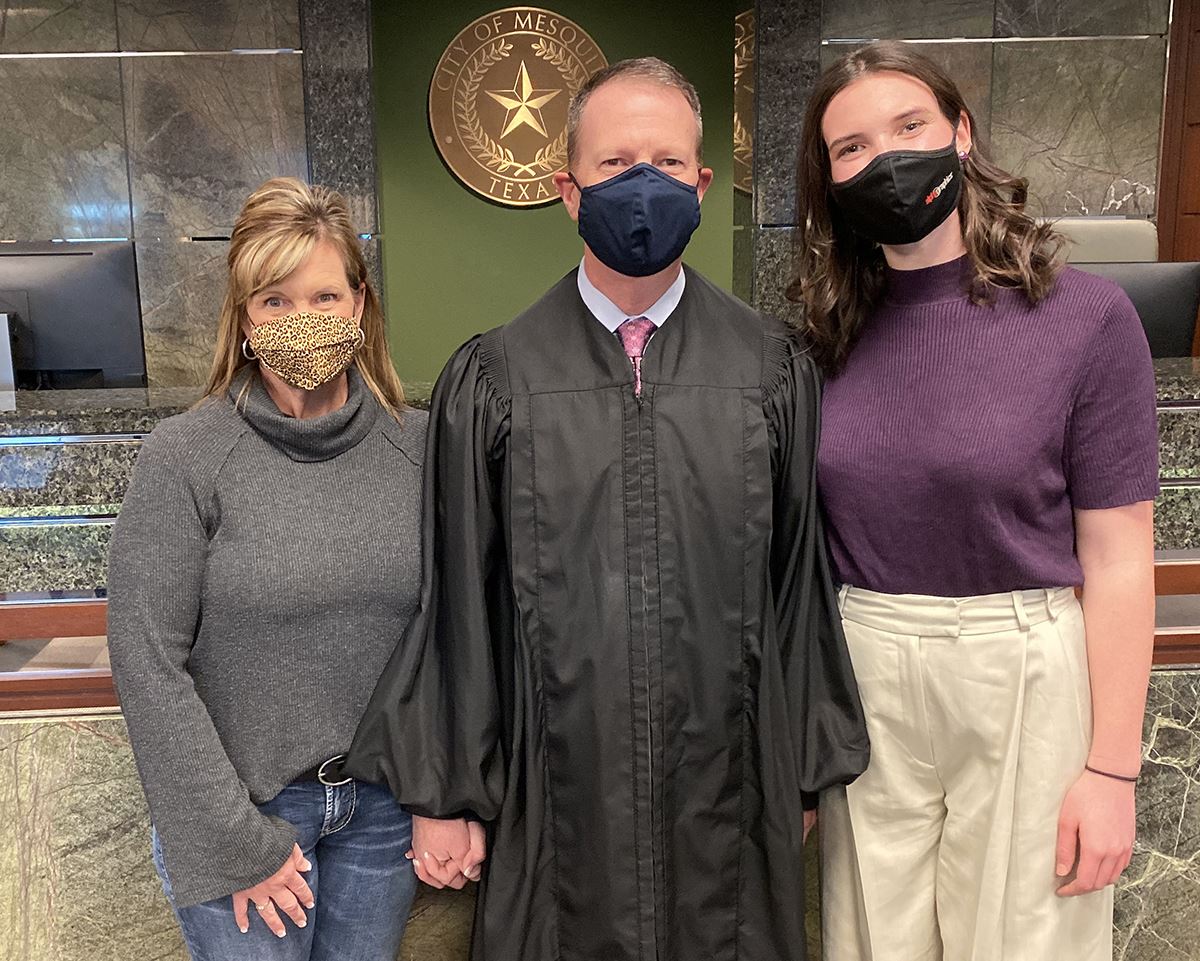 12-14-20 Alternate Municipal Court Judge Greg Noschese and members of his family after swearing in c