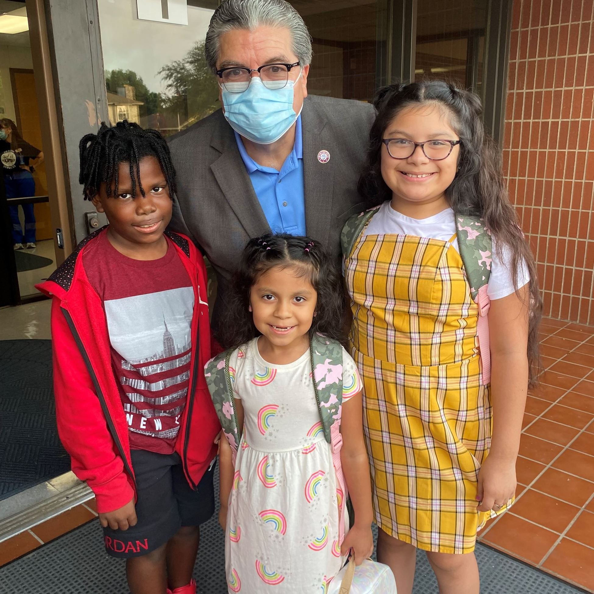 Dan Aleman and students at Pirrung Elementary