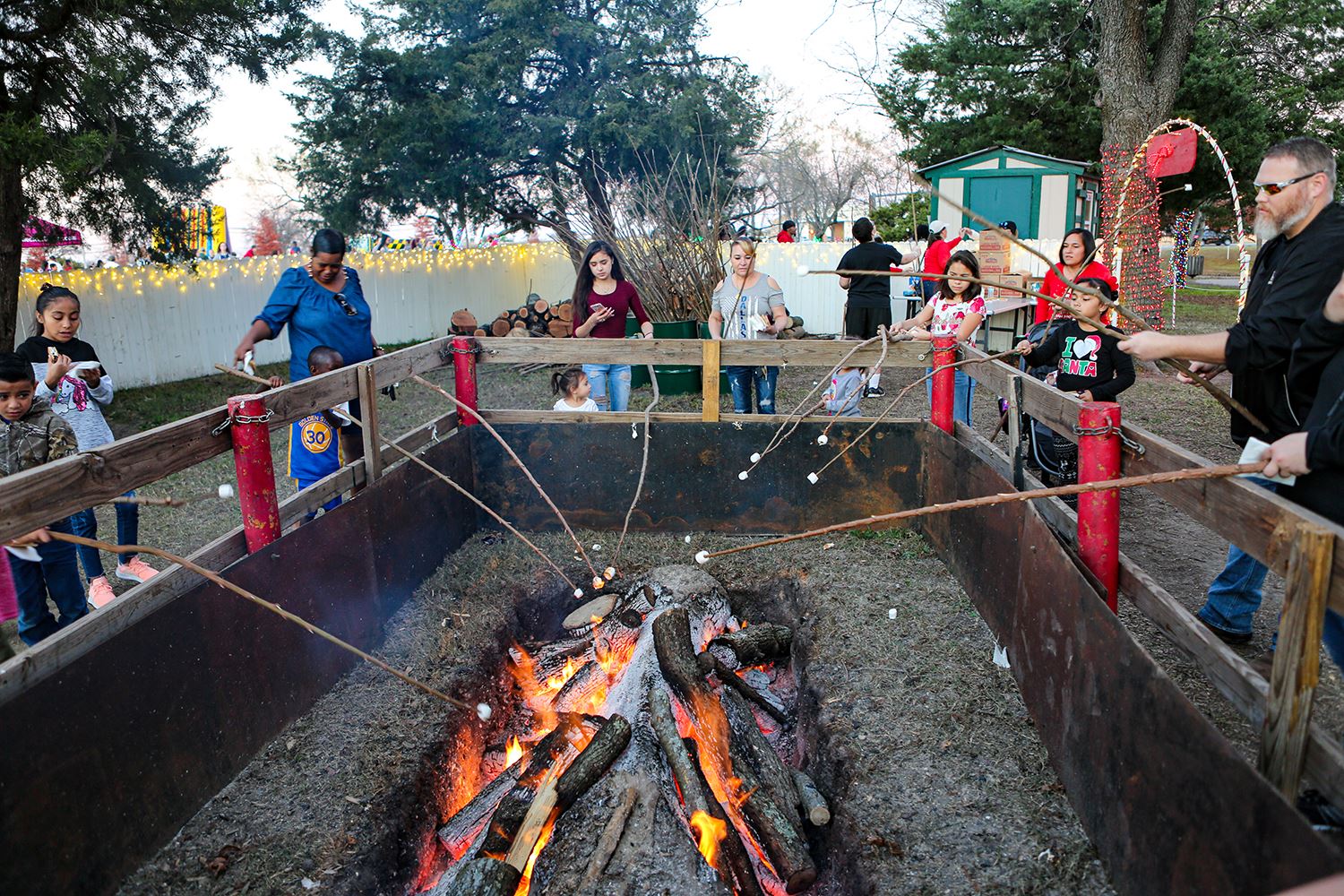 Christmas in the Park - roasting marshmallows on the yule log - Mesquite TX